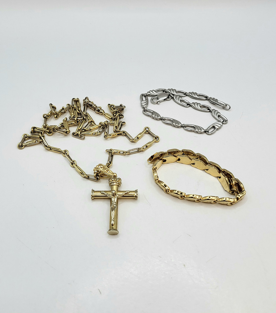Due bracciali collana e croce oro 