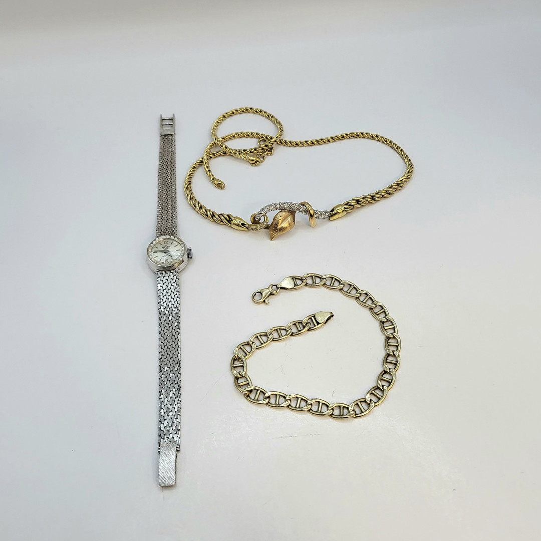 Vari oggetti oro pietre