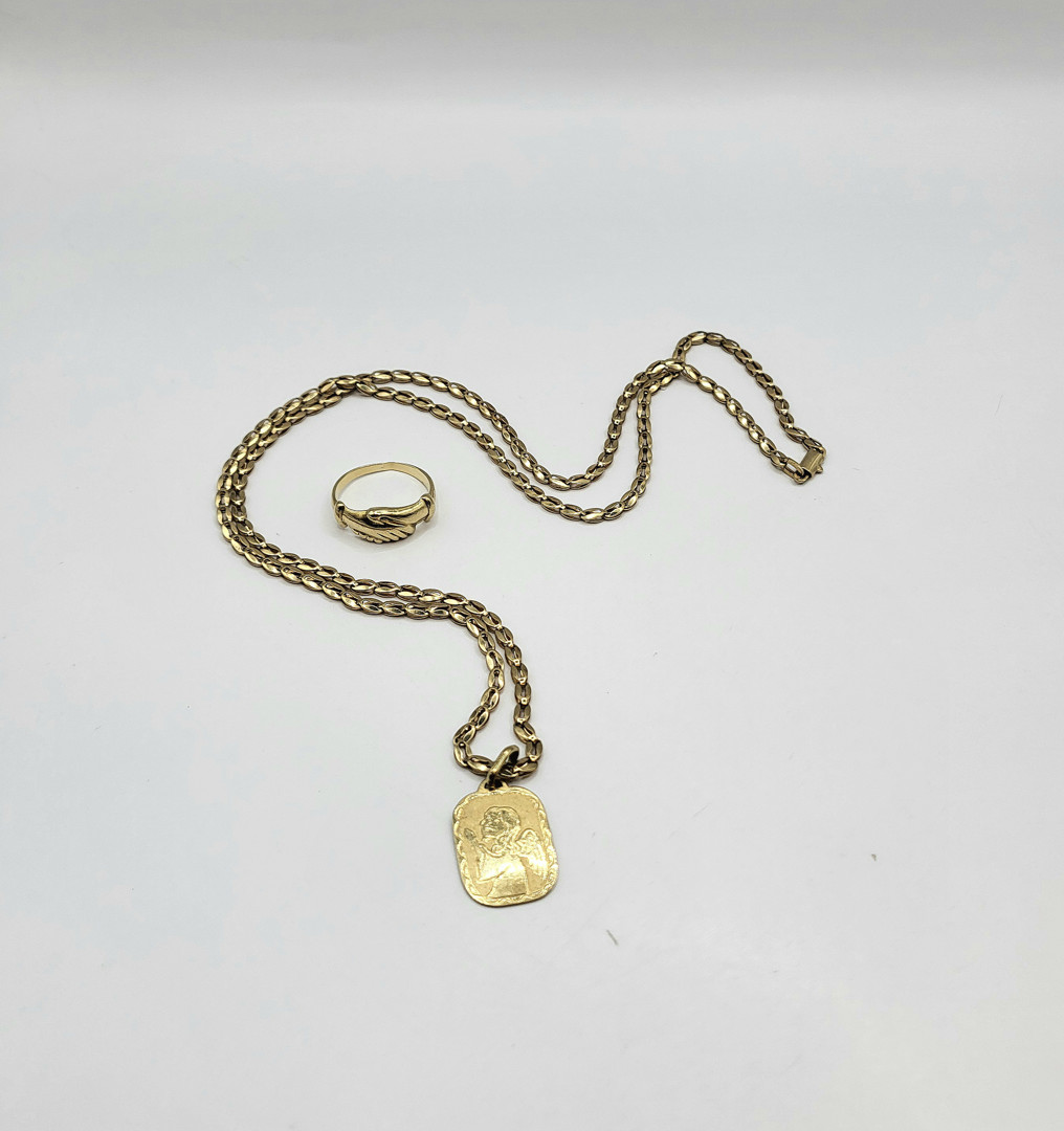 Collana ciondolo e anello oro 