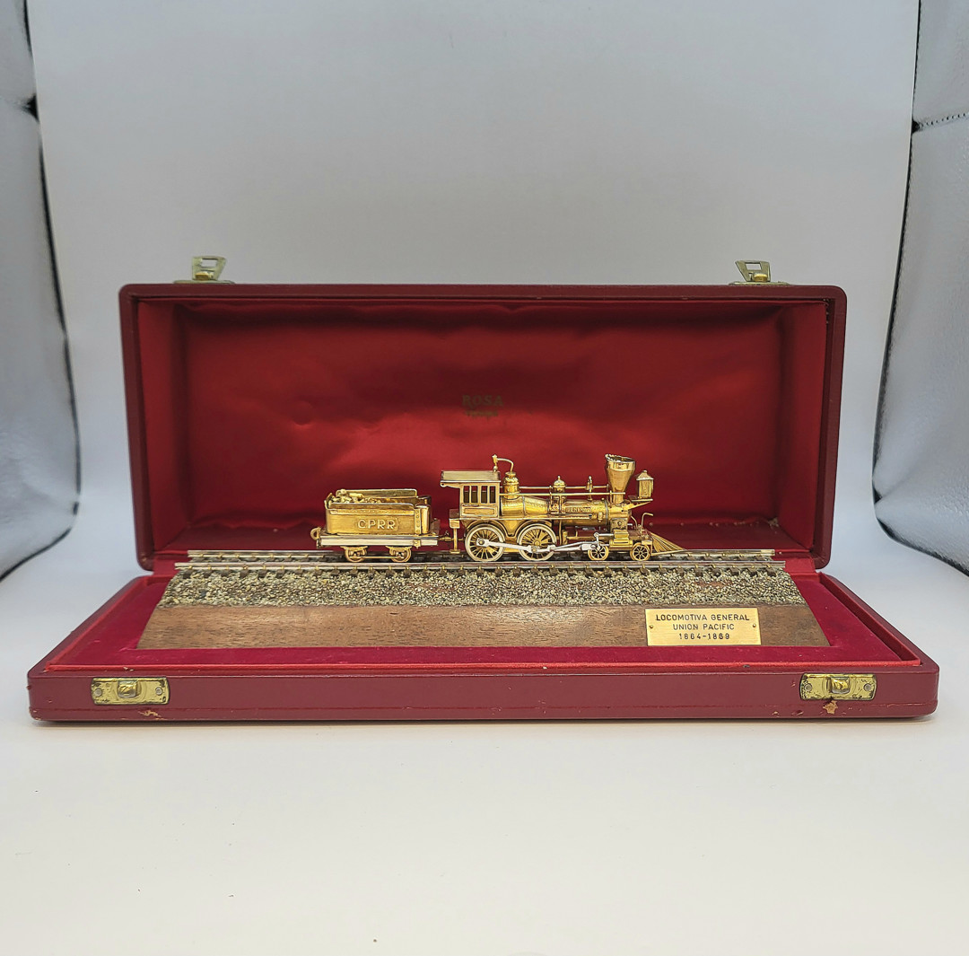 Trenino oro  scatola a corredo