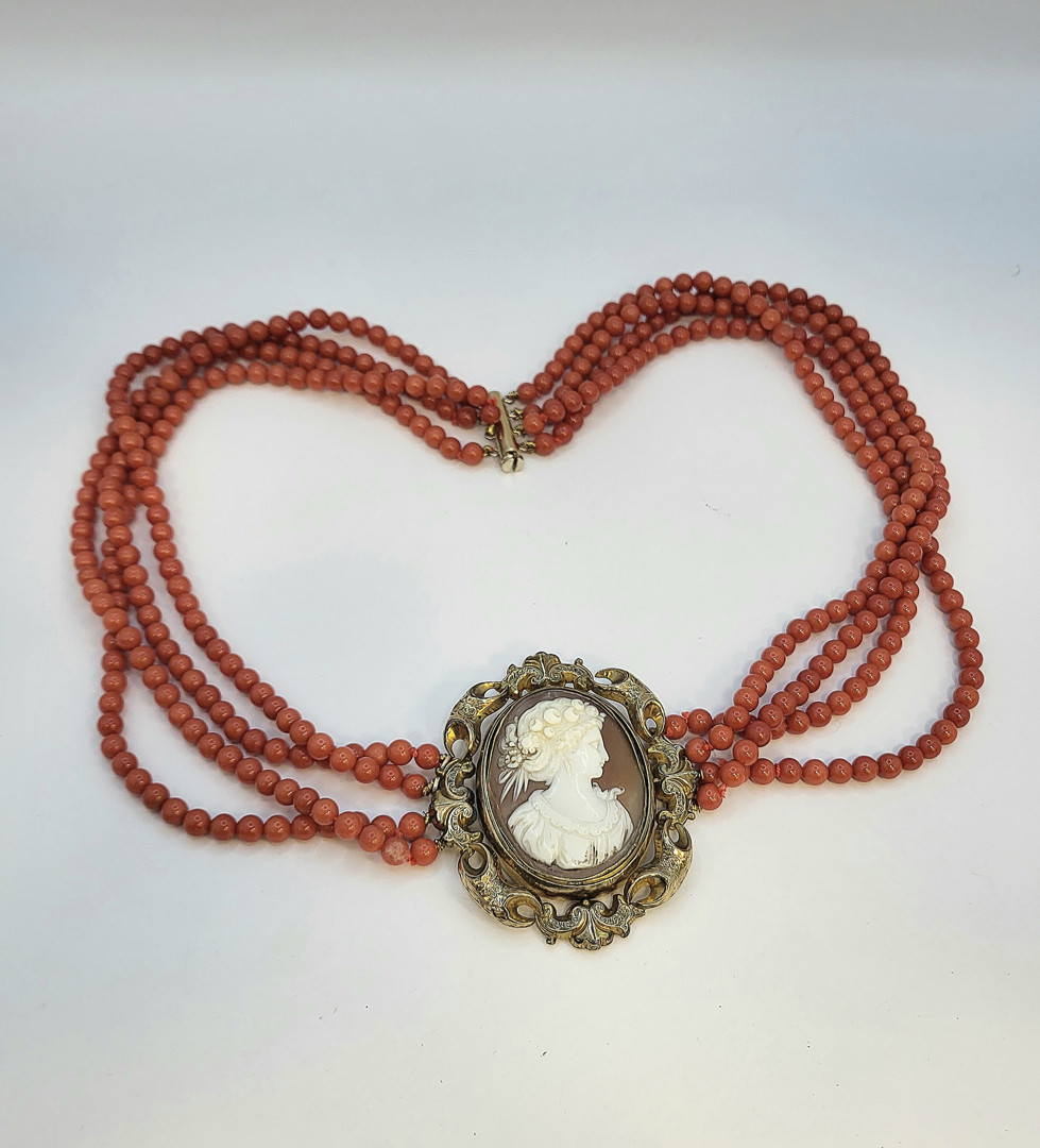 Collana corallo oro cammeo