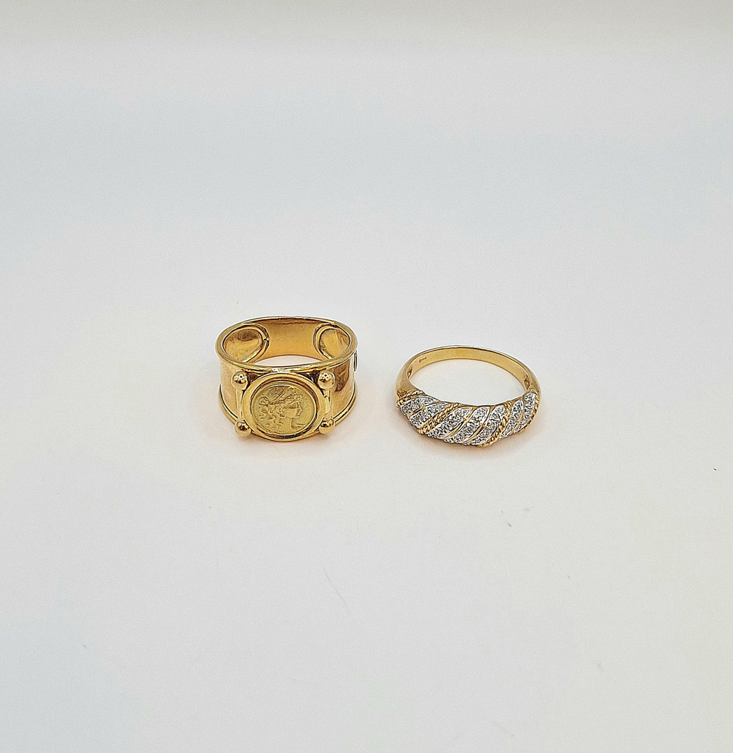 Due anelli oro diamantini