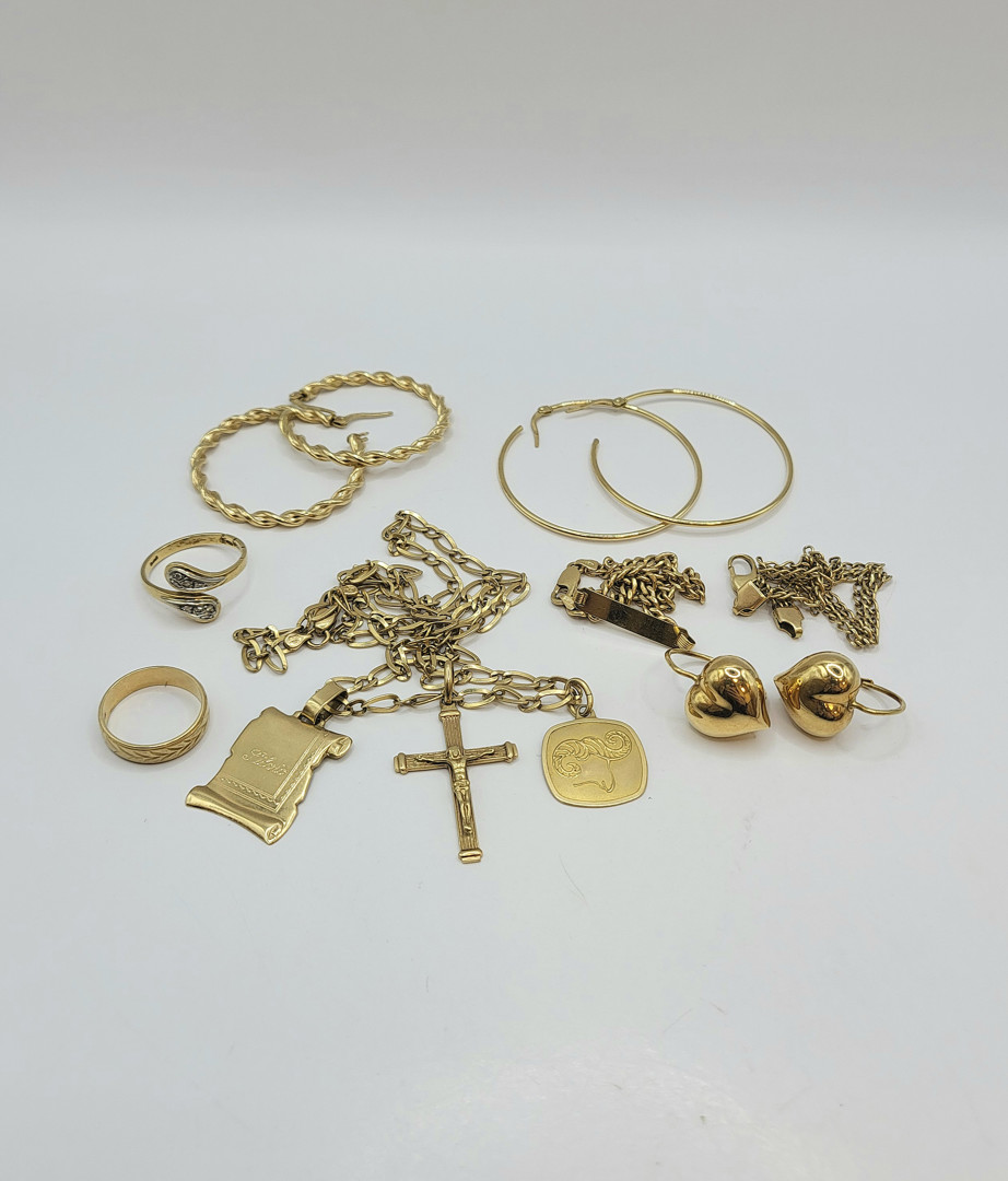 Vari oggetti oro diamantini