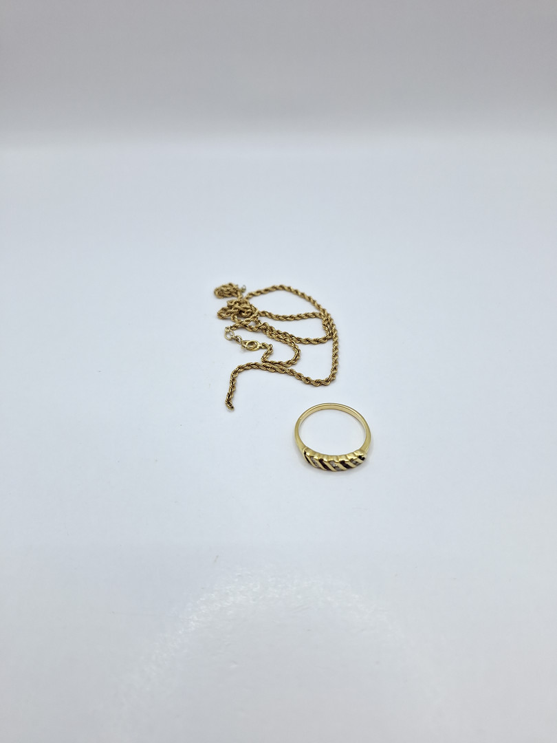 Collana e anello in oro pietre