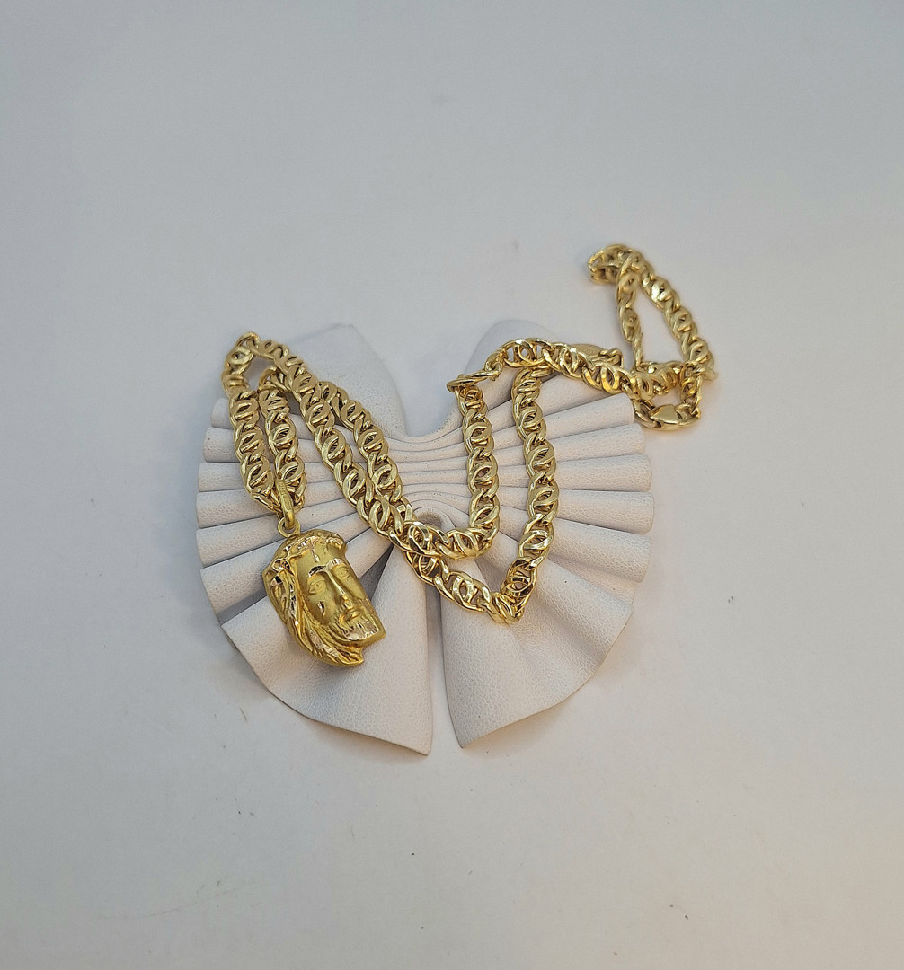 Collana e ciondolo oro