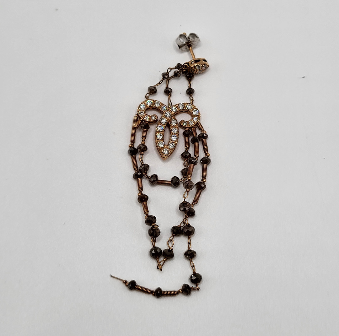Orecchino oro diamantini pietre