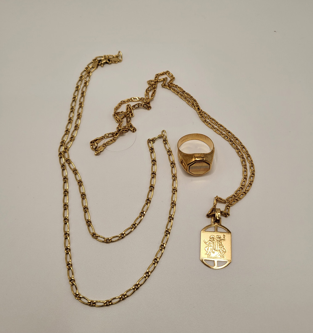 Vari oggetti oro