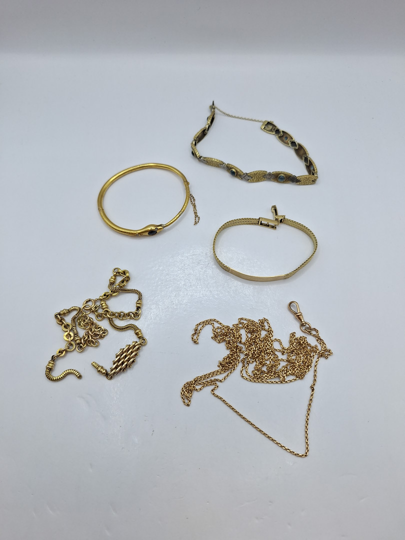 Vari oggetti in oro pietre 