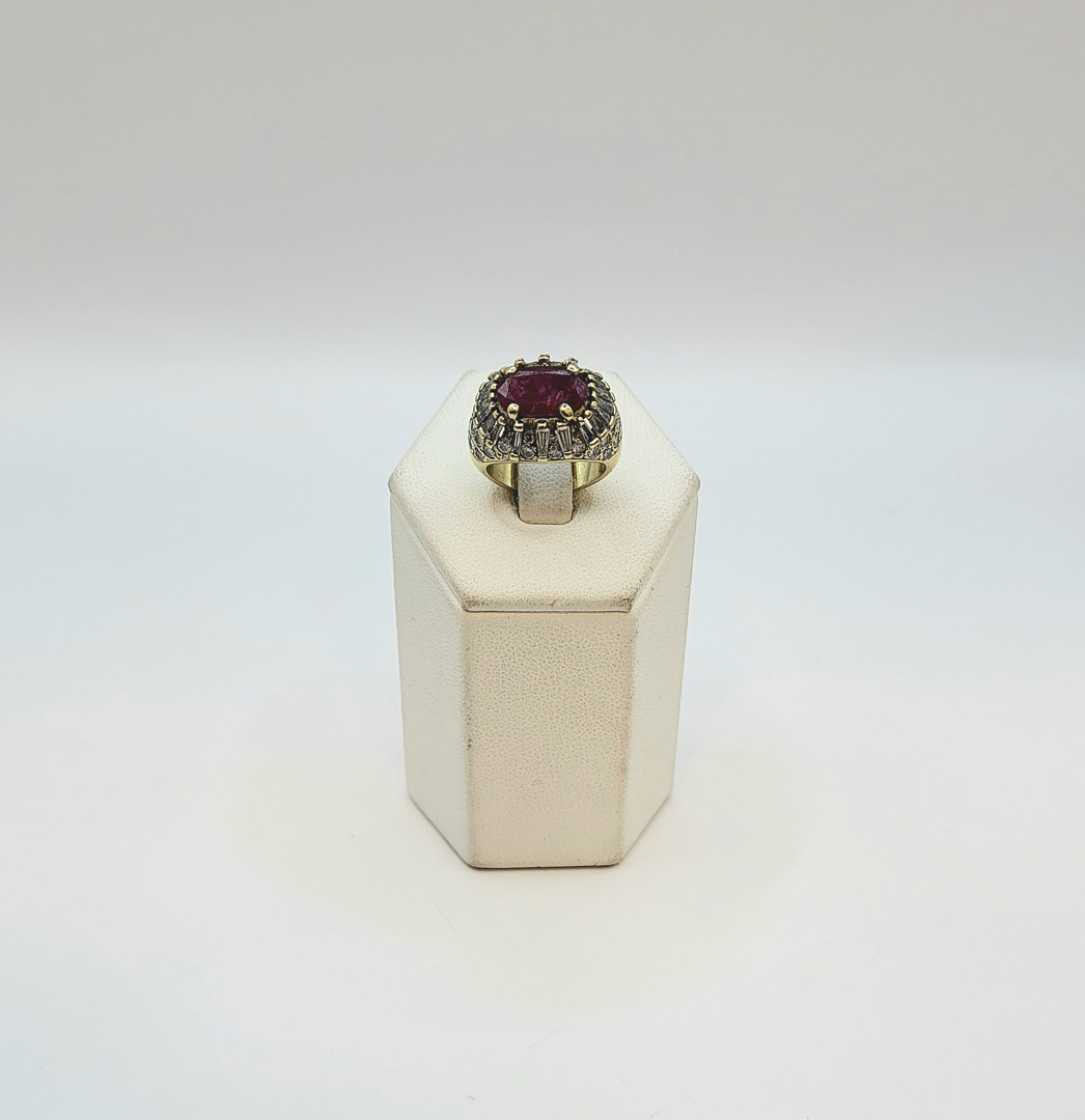 Anello oro pietre diamanti