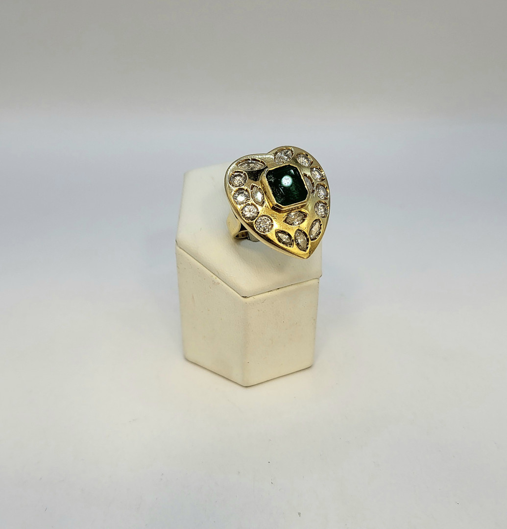 Anello oro pietra diamanti