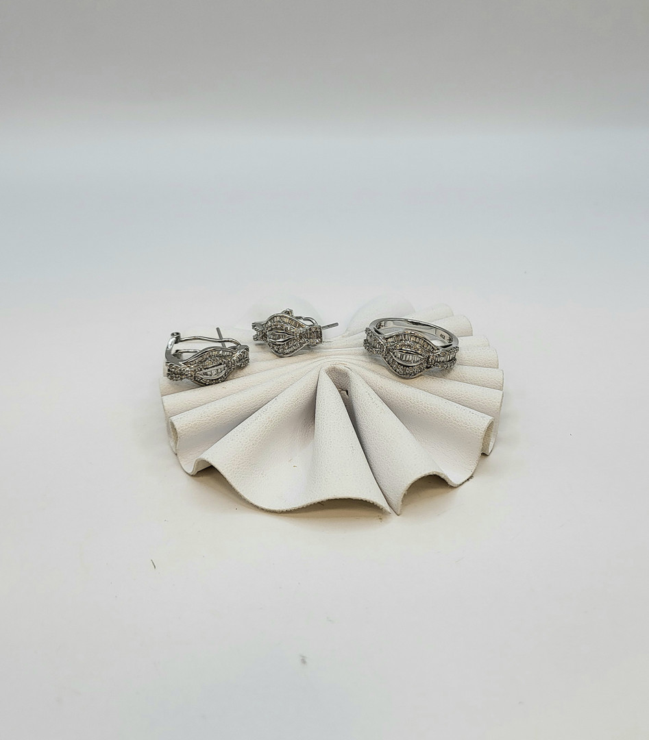 Parure anello e paio orecchini oro diamantini