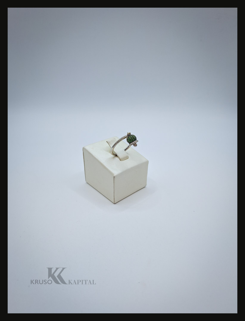 Anello oro con pietre e diamantini