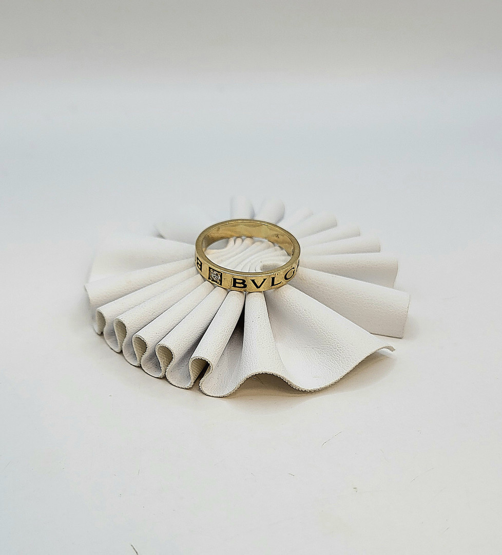 Anello a firma Bulgari oro diamantini