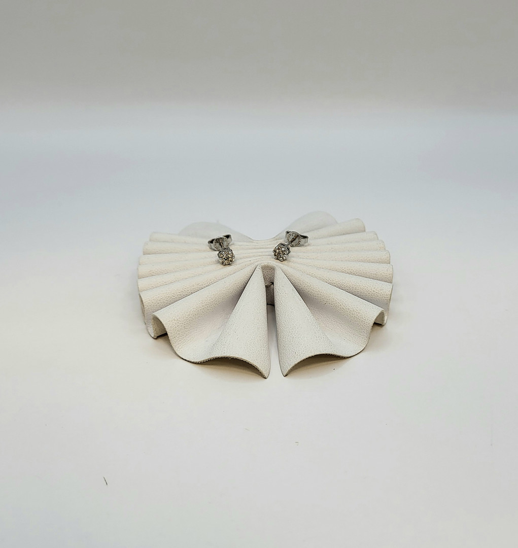 Paio orecchini oro diamantini