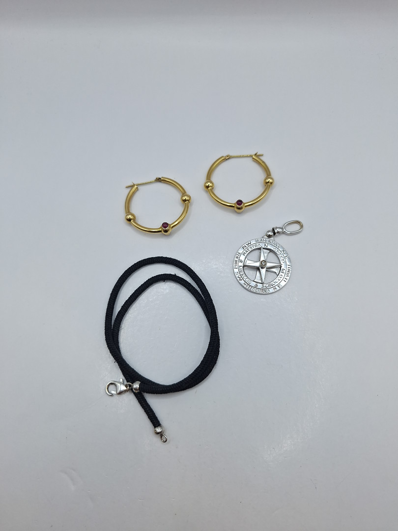 Paio orecchini  ciondolo e cordoncino oro pietre diamantino
