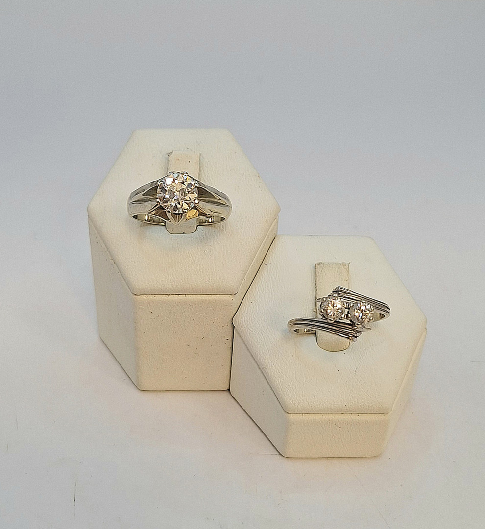 Due anelli in oro diamanti