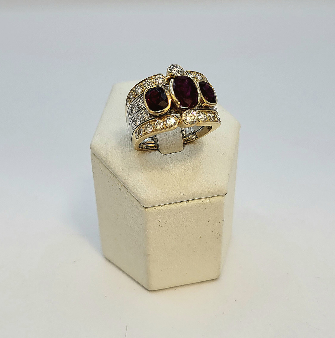 Anello oro diamanti pietre
