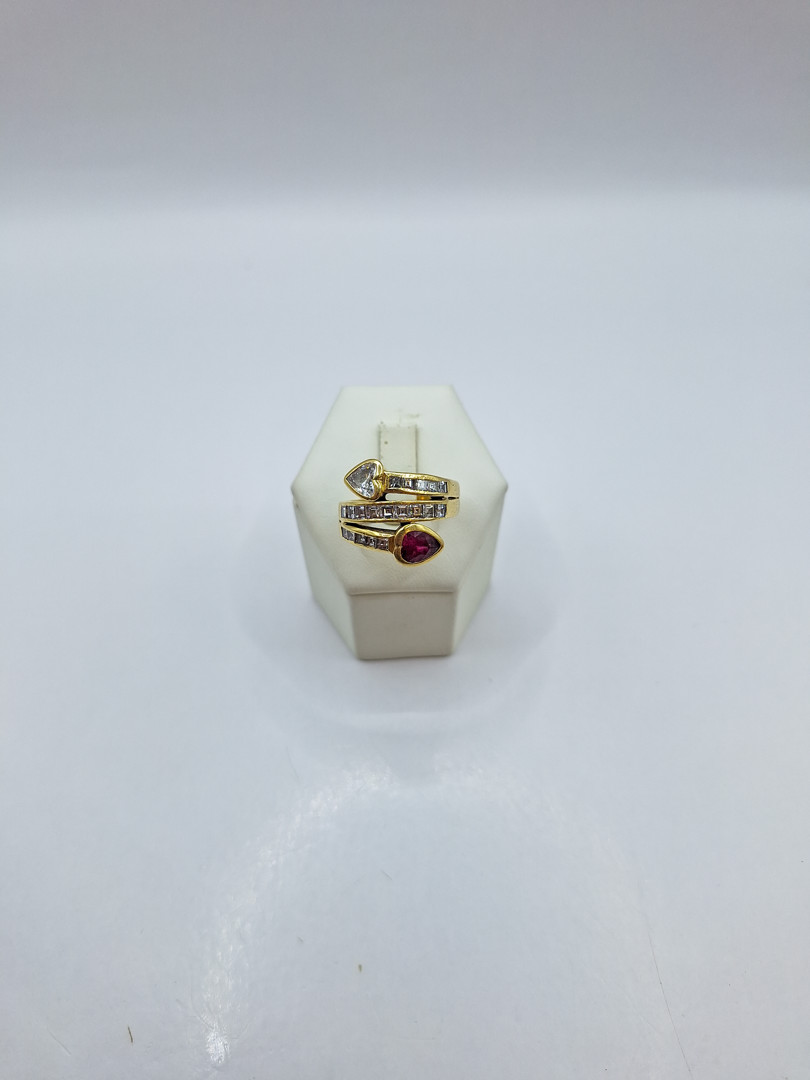 Anello oro pietra diamanti