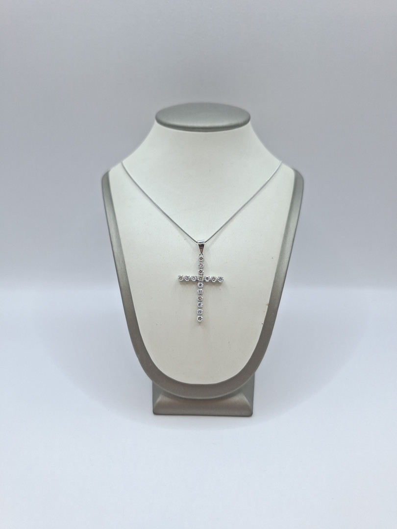 Collana e croce oro diamanti