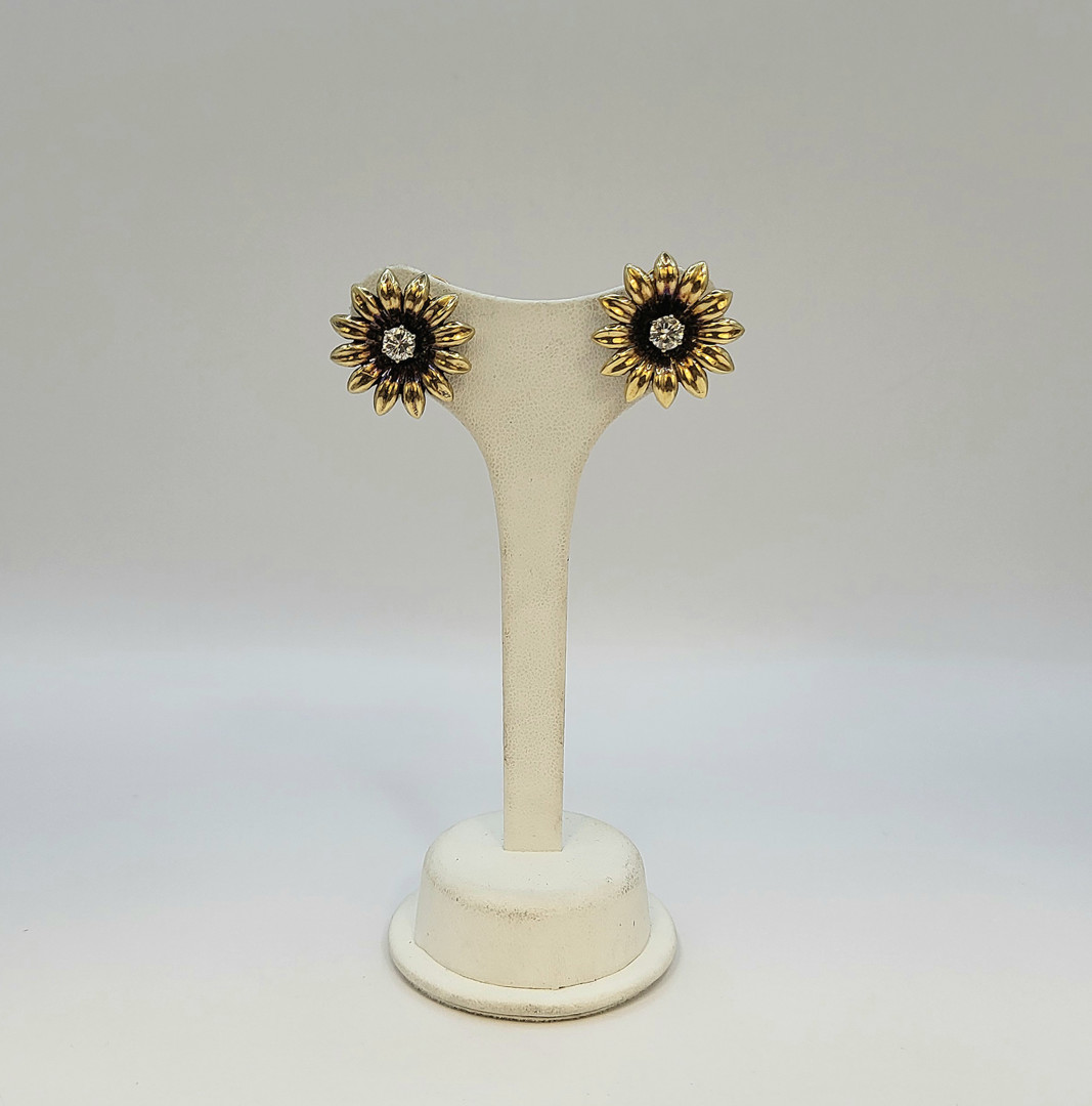 Paio orecchini oro diamanti