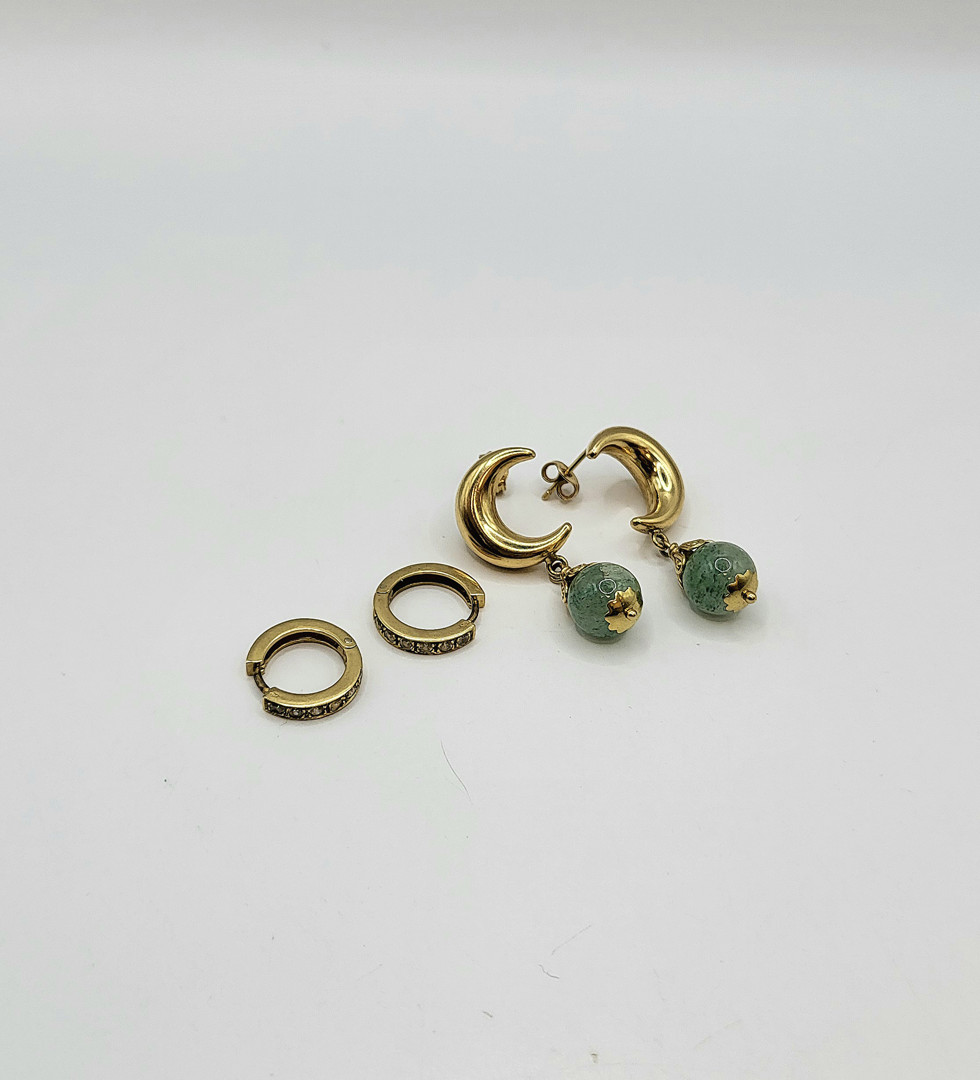 Due paia orecchini oro pietre