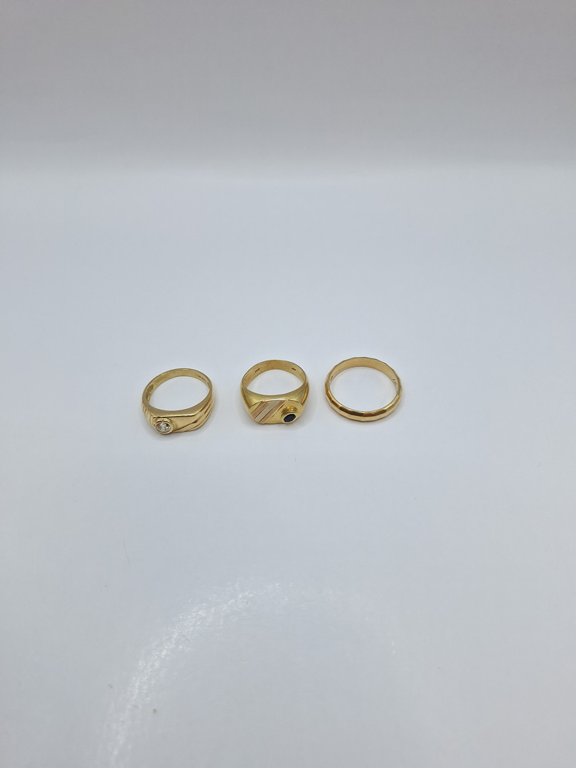 Tre anelli oro pietre 