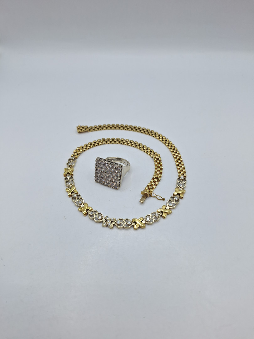 Anello e collana oro pietre