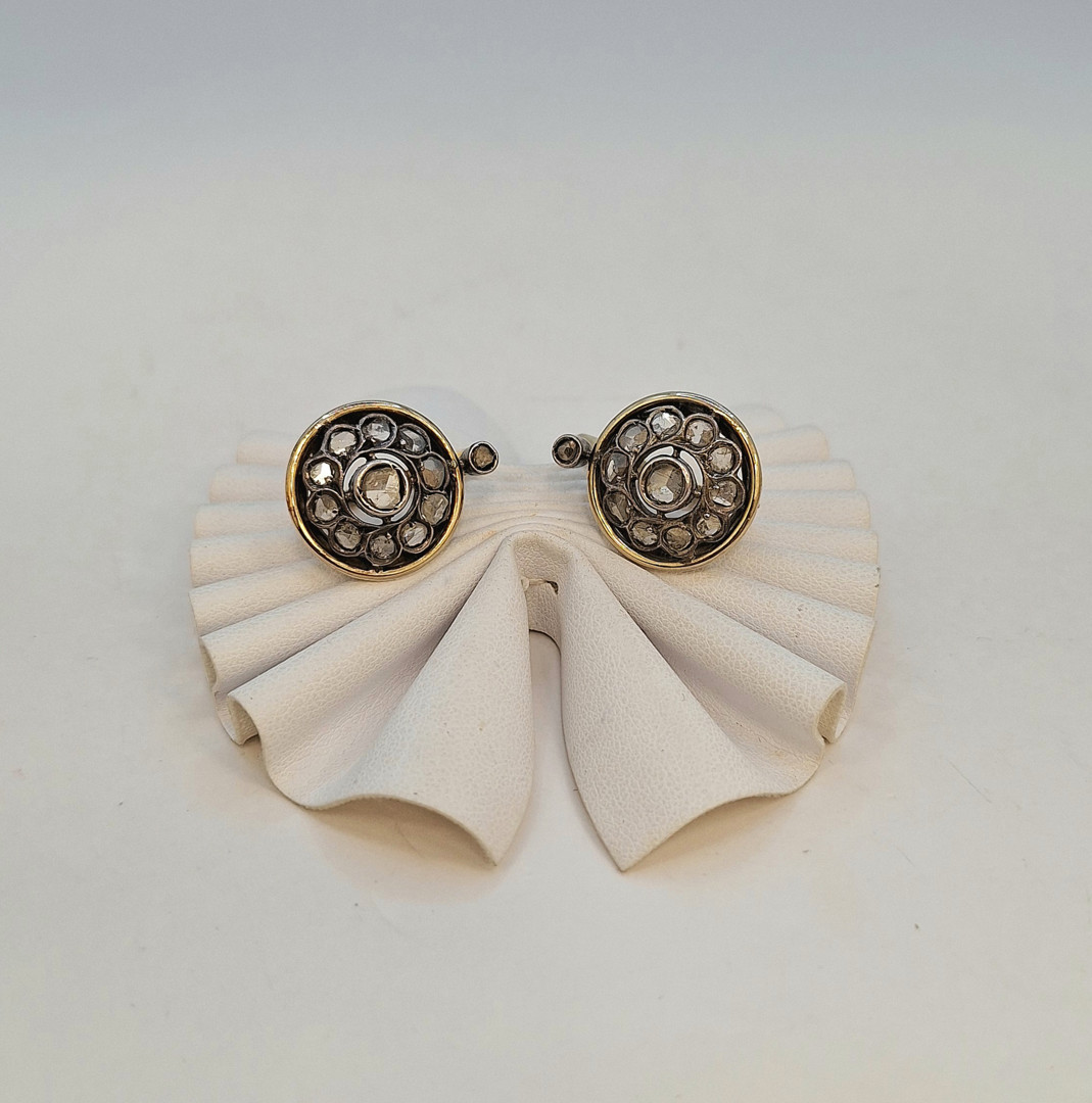 Paio orecchini oro argento diamanti