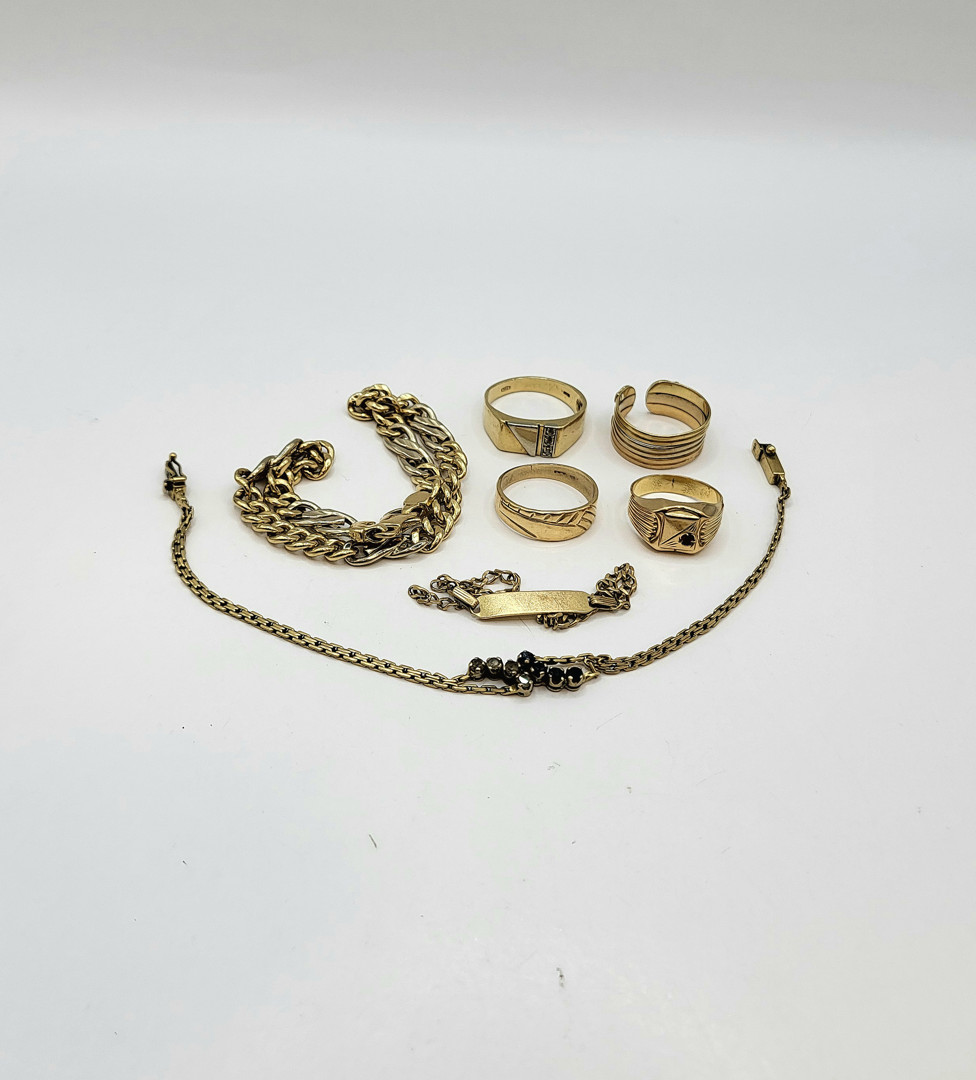 Vari oggetti oro pietre 