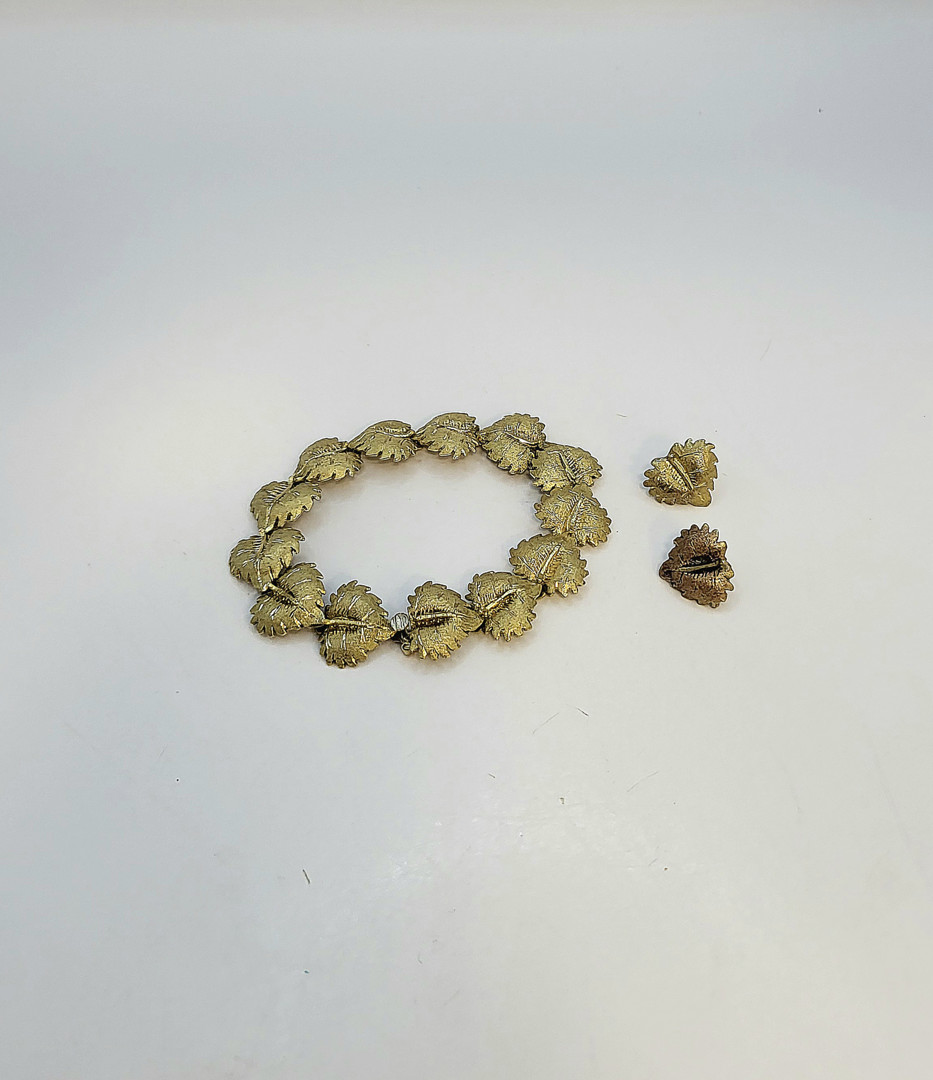 Bracciale e paio di orecchini oro