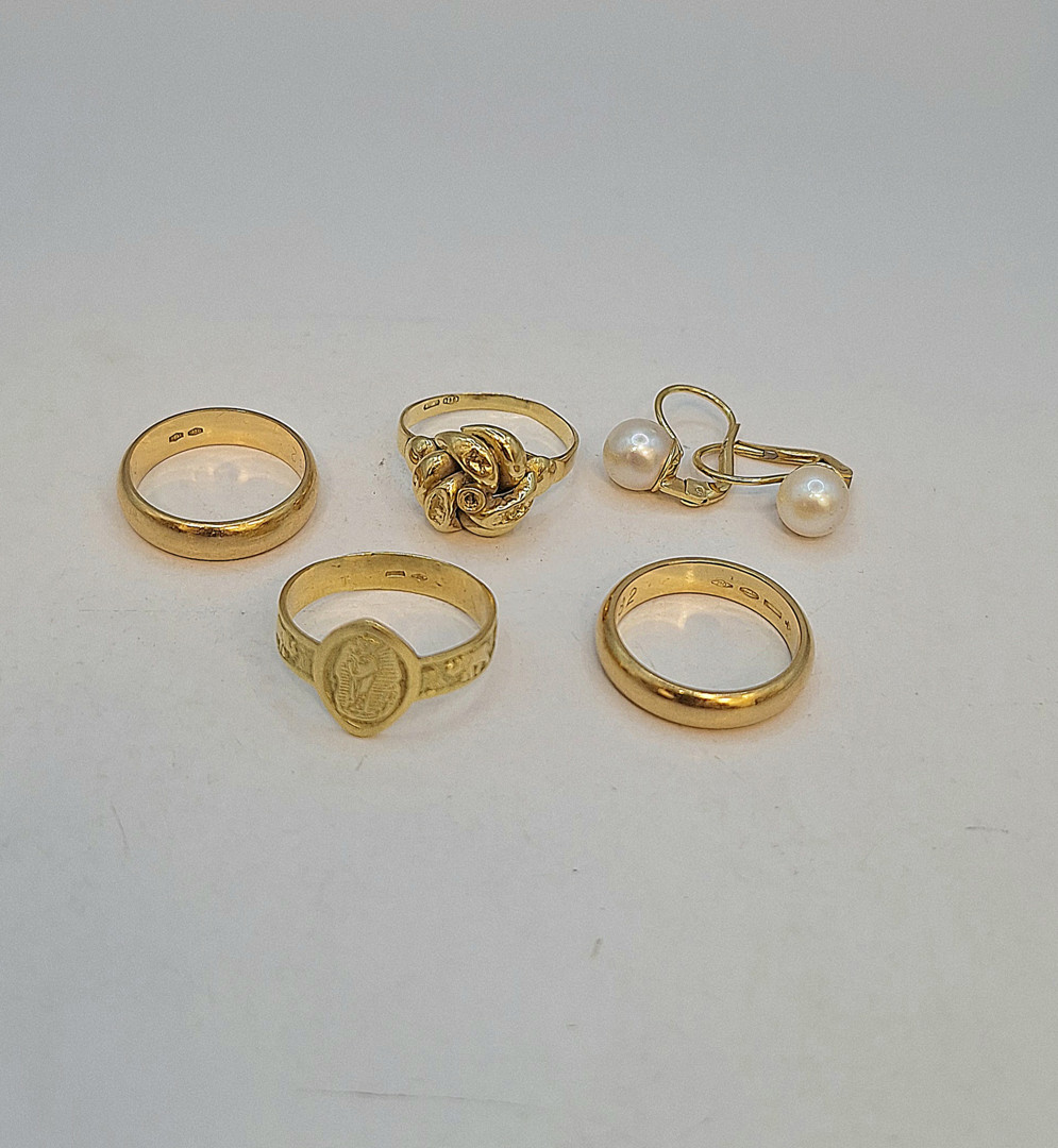 Vari oggetti oro perle