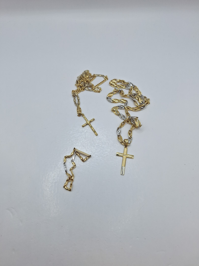 Vari oggetti in oro