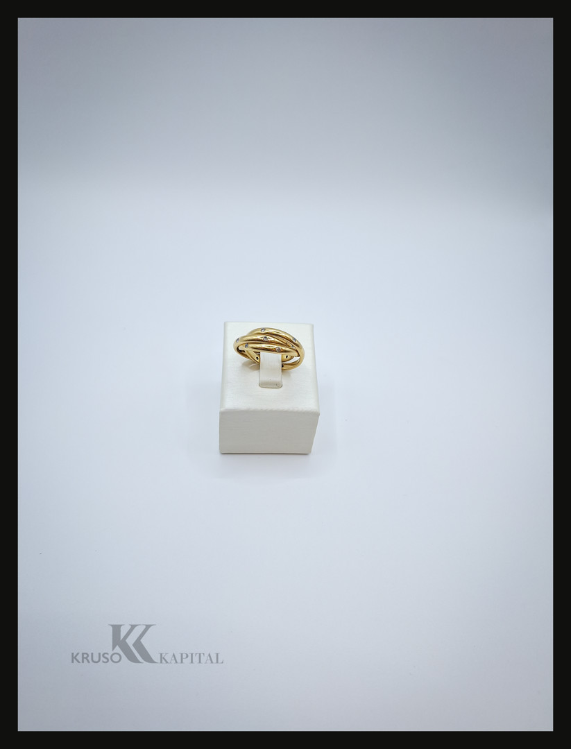 Anello a firma Cartier oro diamanti