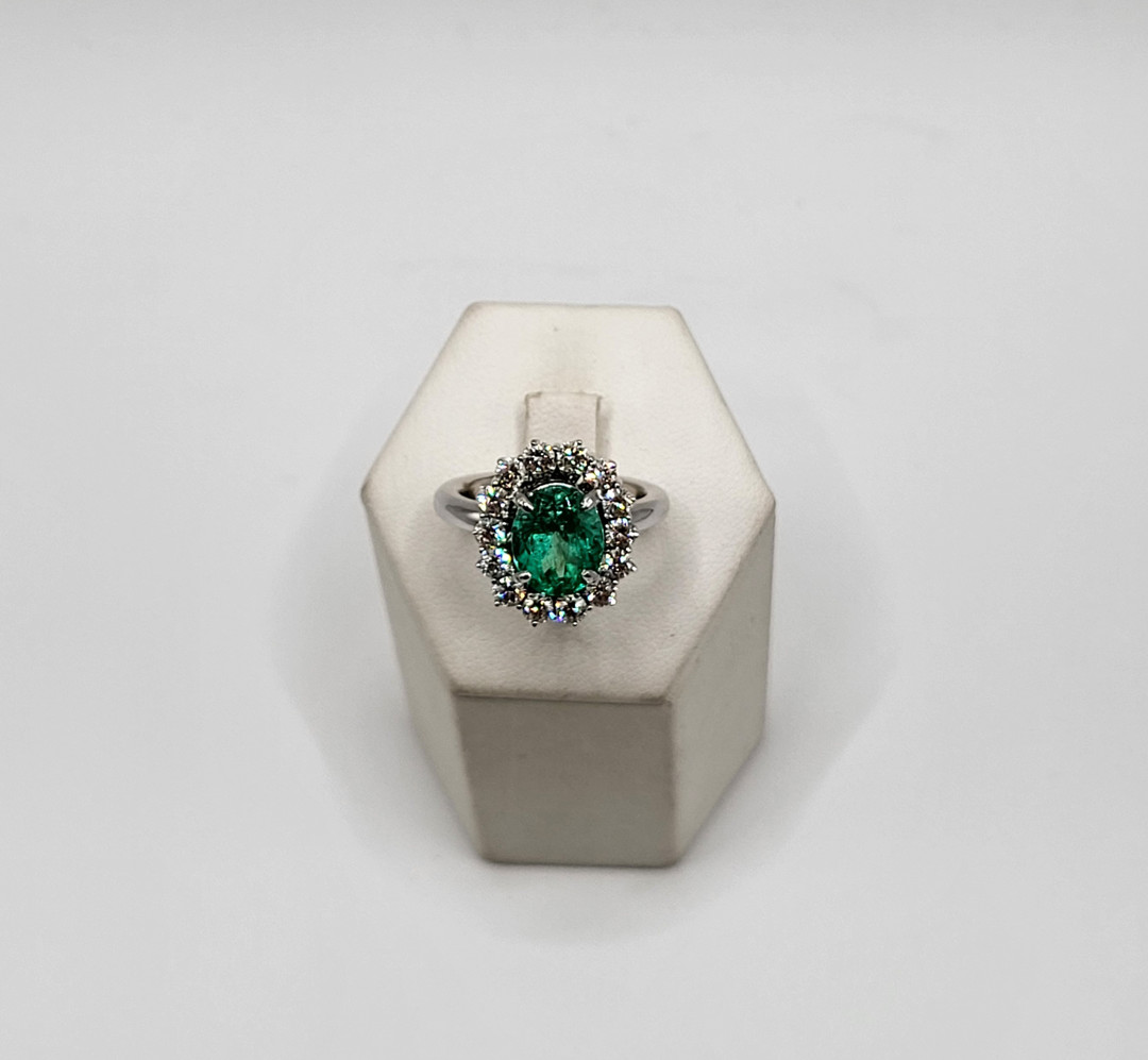 Anello oro pietra diamanti