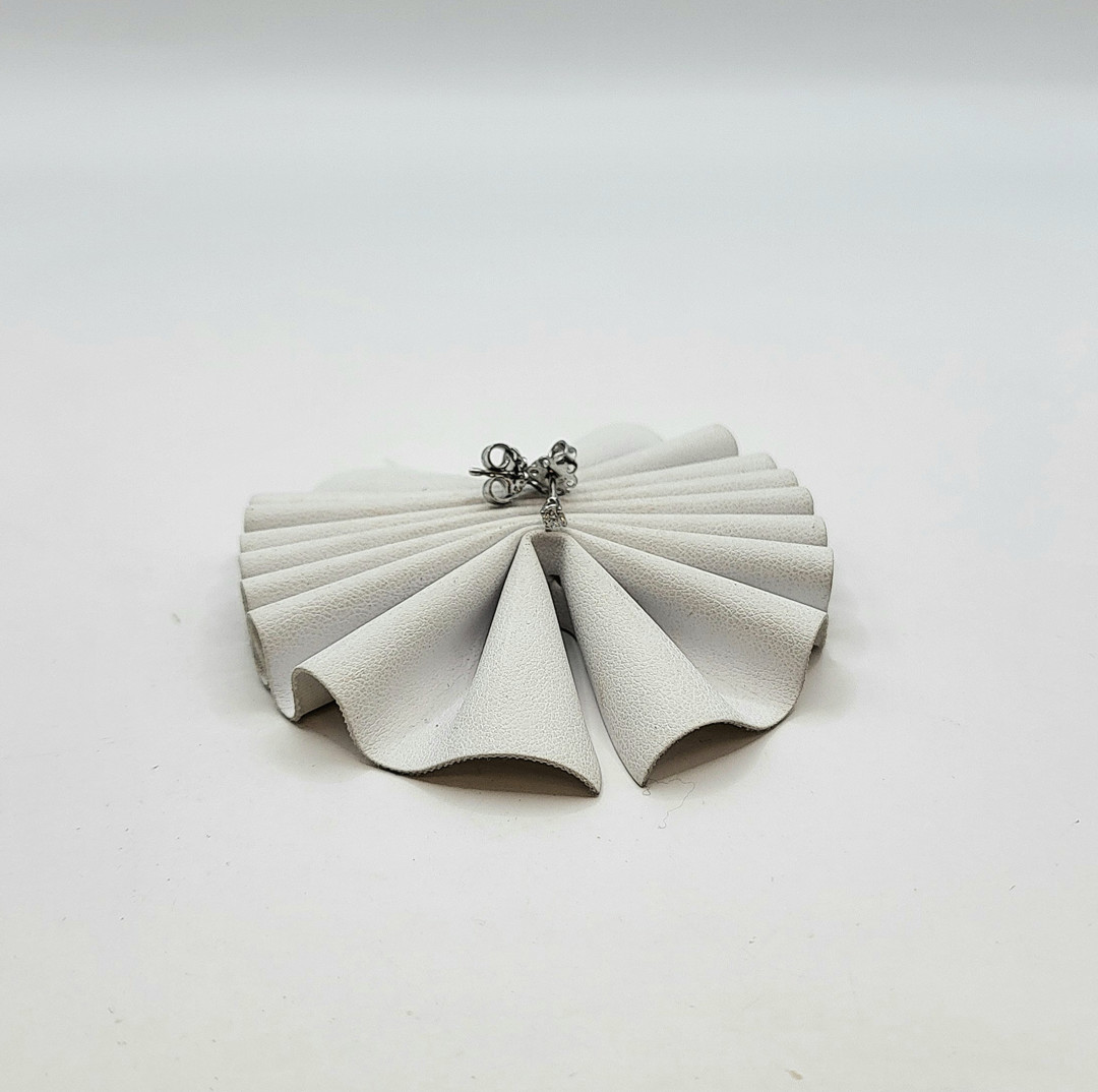 Paio orecchini oro diamantini