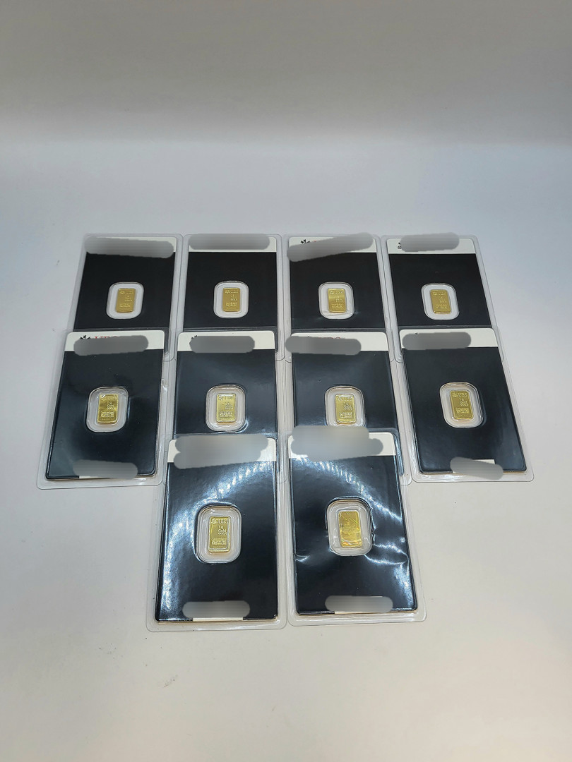 Dieci lingotti oro 