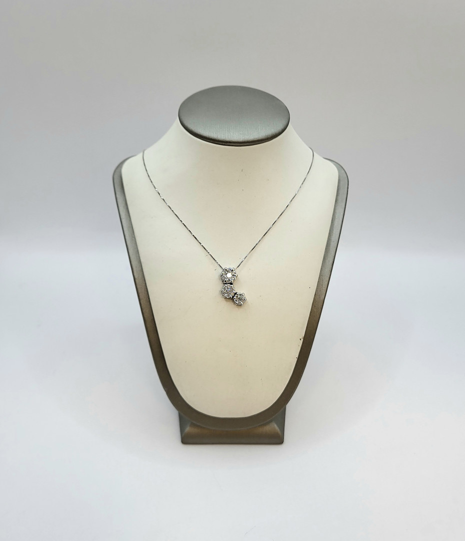 Catenina e ciondolo oro diamantini