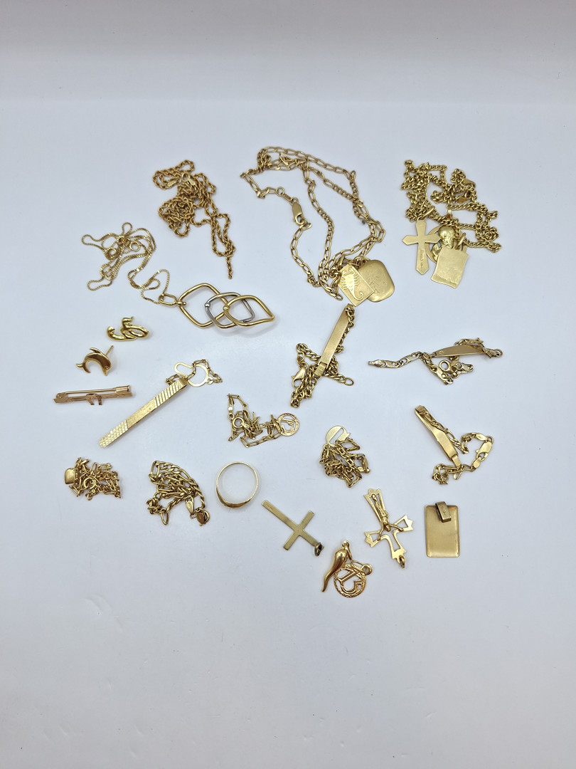 Vari oggetti in oro 