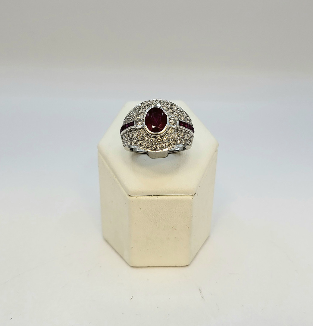 Anello oro pietre diamanti