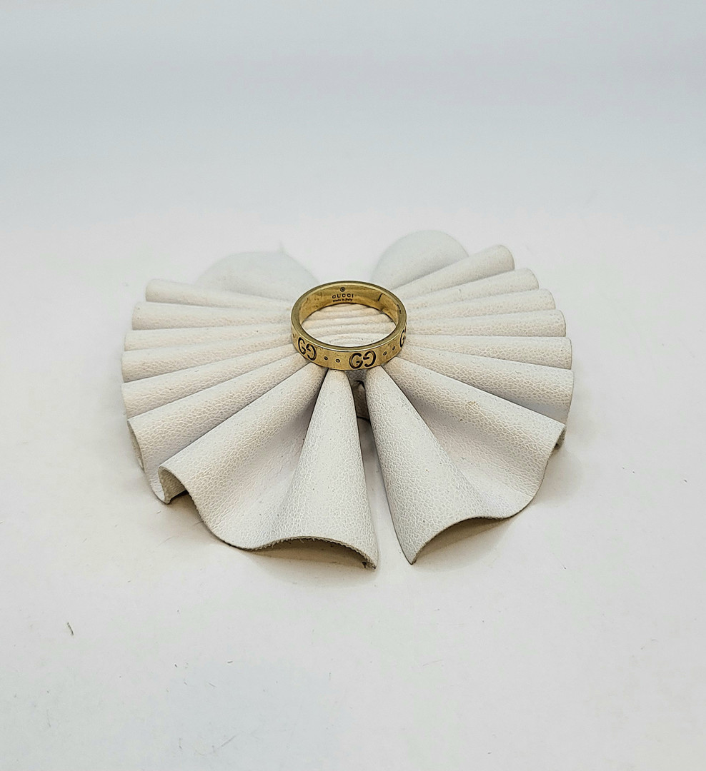 Anello a firma Gucci oro