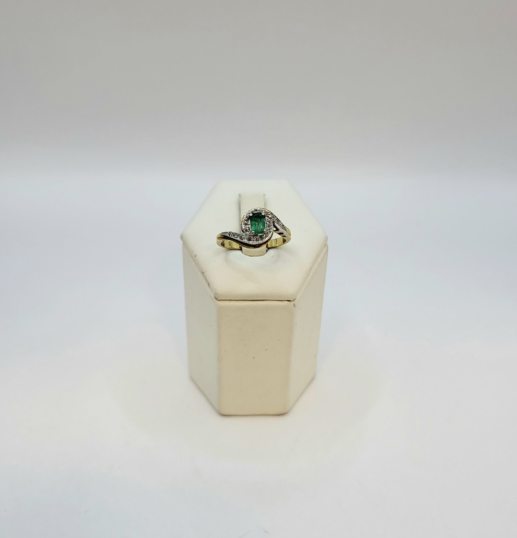 Anello oro diamanti pietra