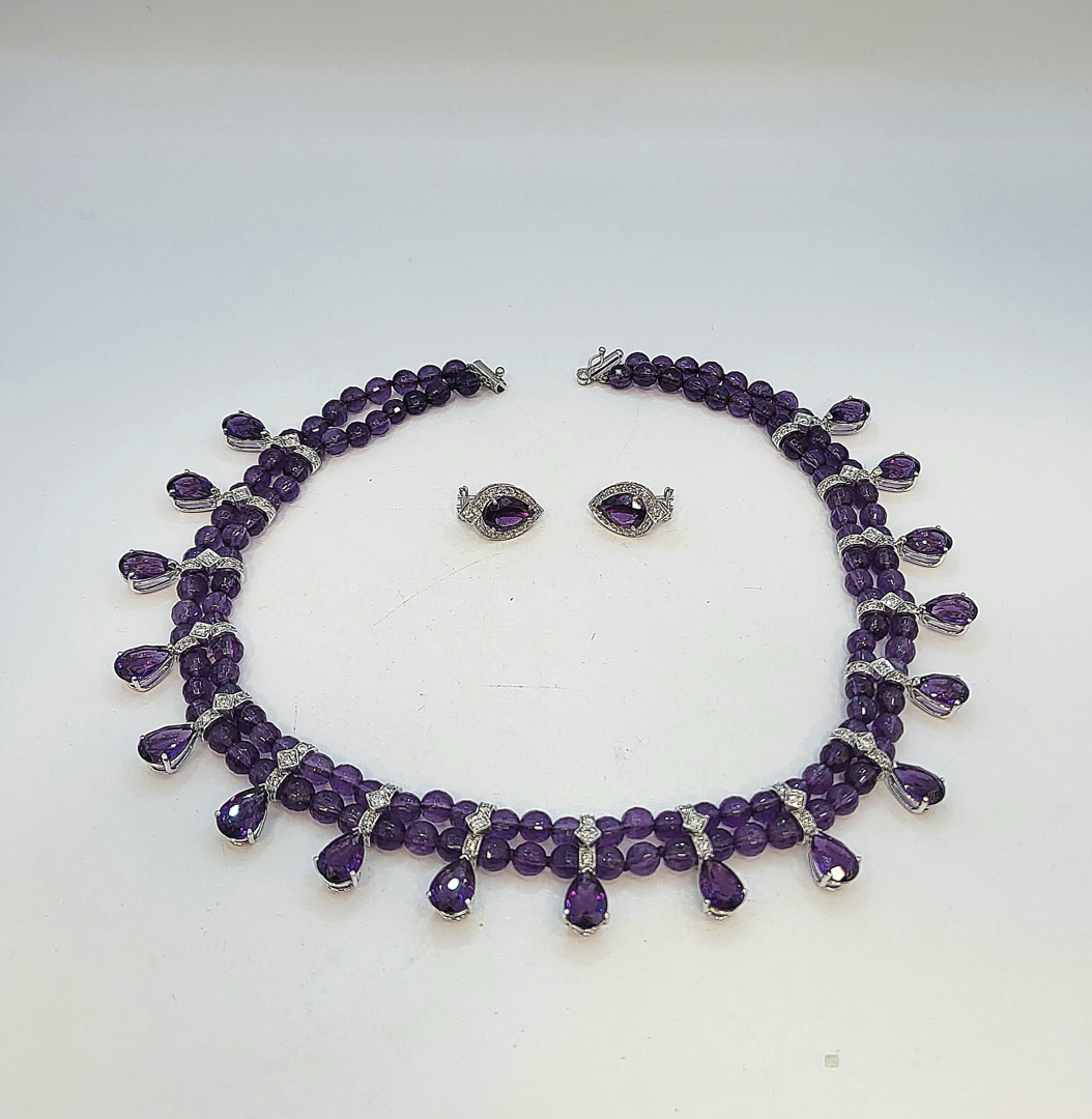 Paio orecchini e collana oro diamanti pietre