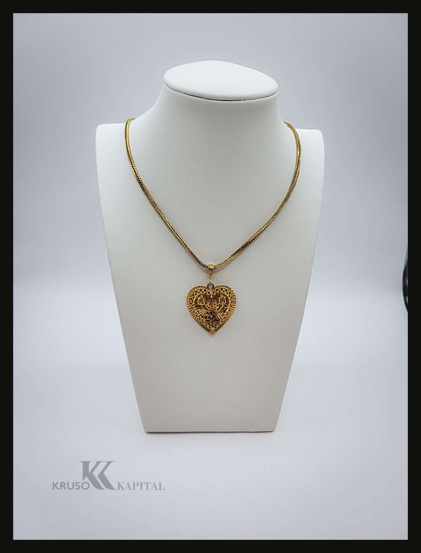 Collana e ciondolo oro