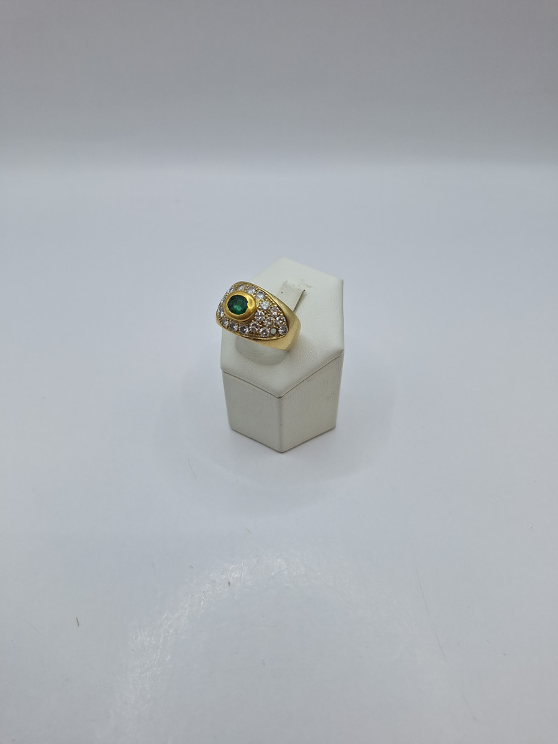 Anello oro pietra diamanti