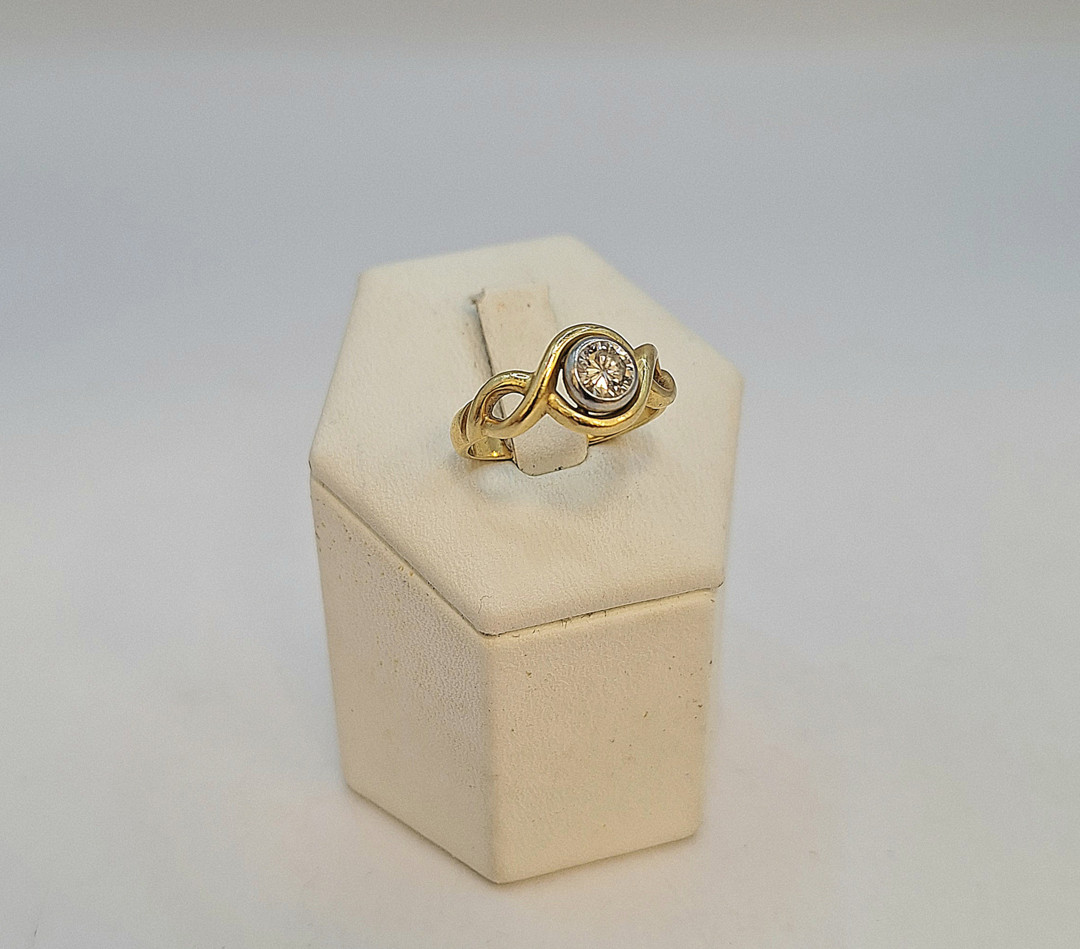 Anello oro diamante