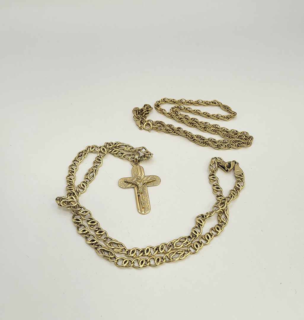 Due collane ciondolo oro 