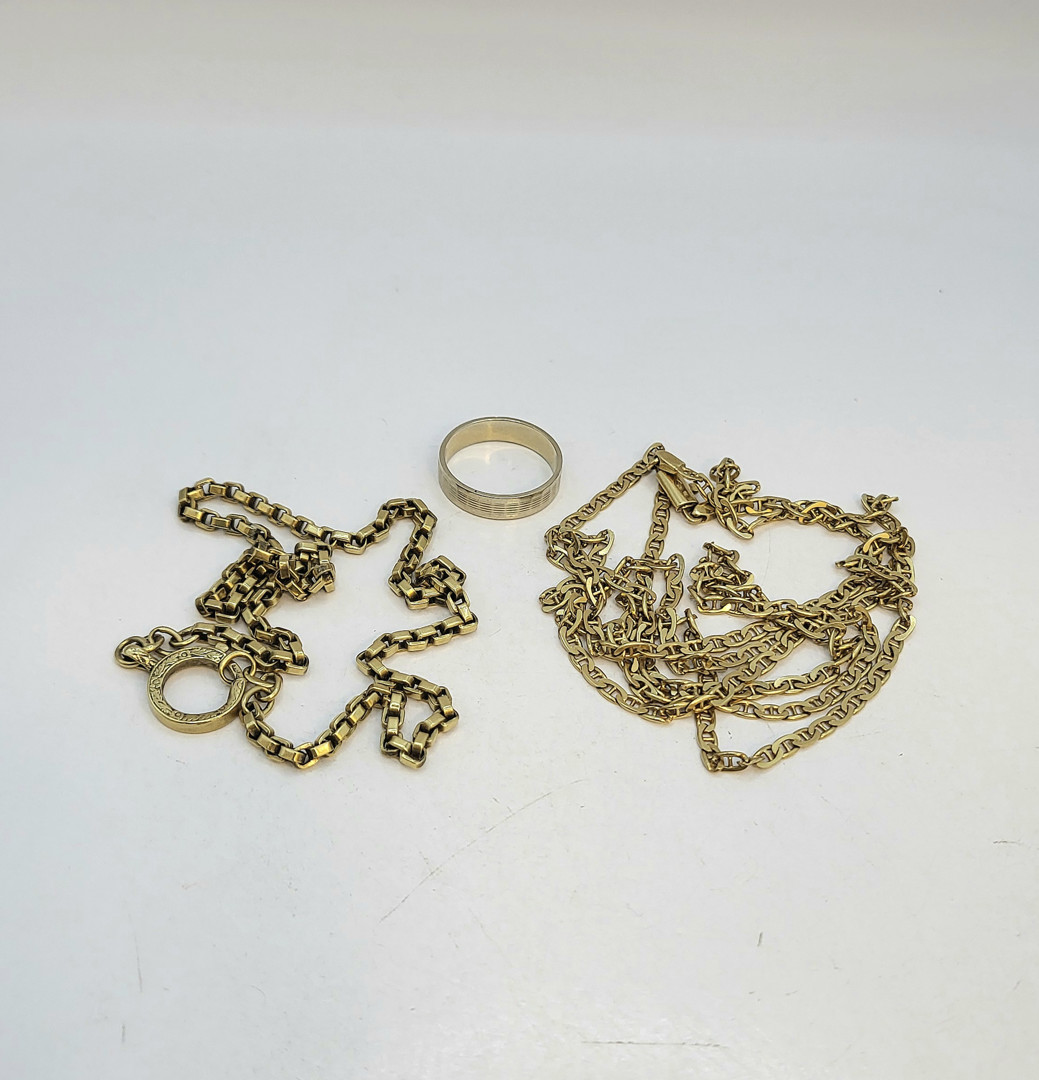 Due collane e anello oro
