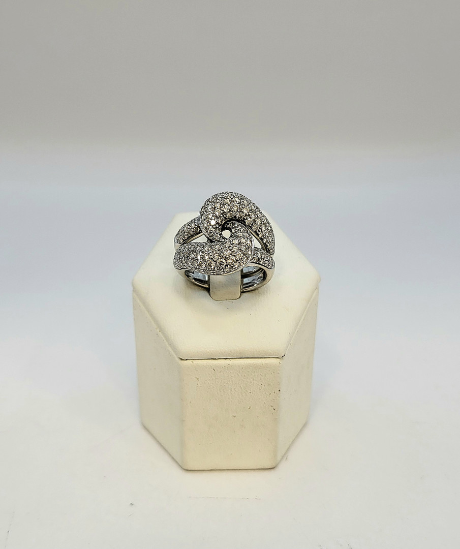 Anello a firma Damiani oro diamanti