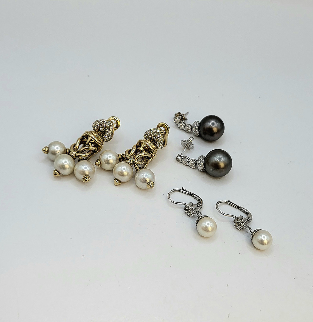 Tre paia orecchini oro perle diamantini