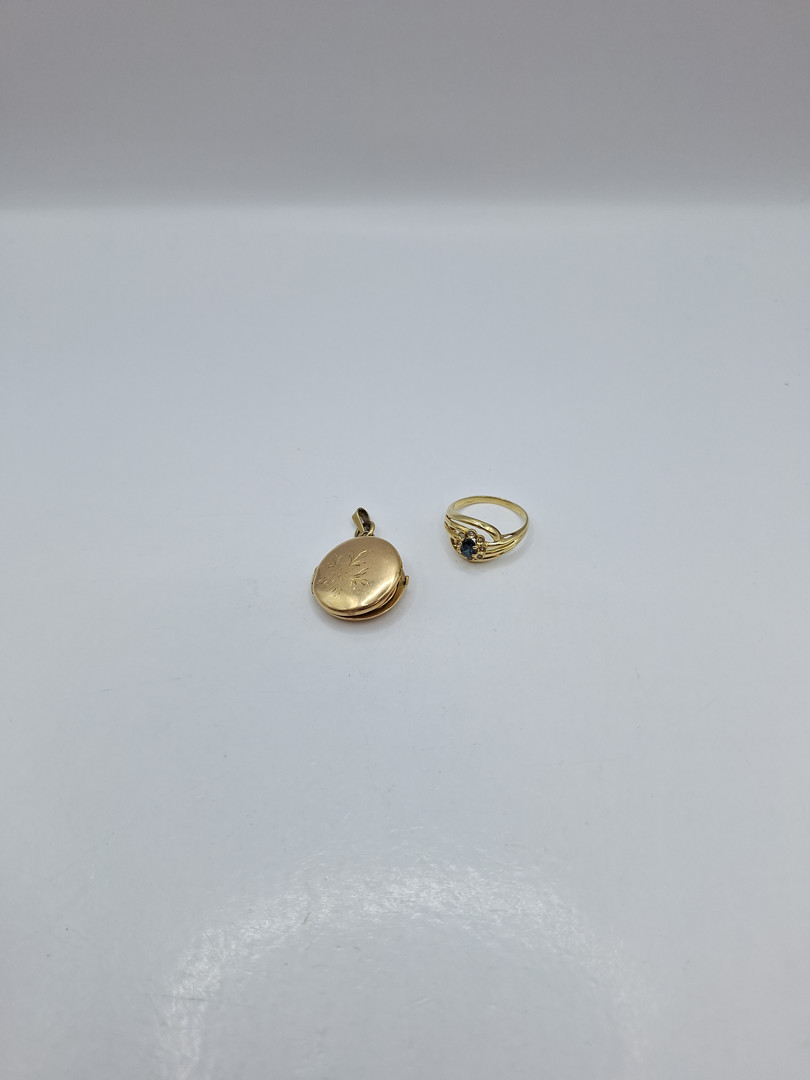 Ciondolo e anello oro pietre diamantini